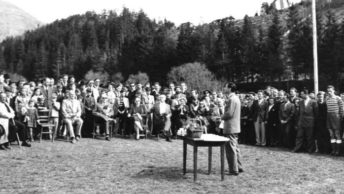 Ein schwarz-weiß Foto