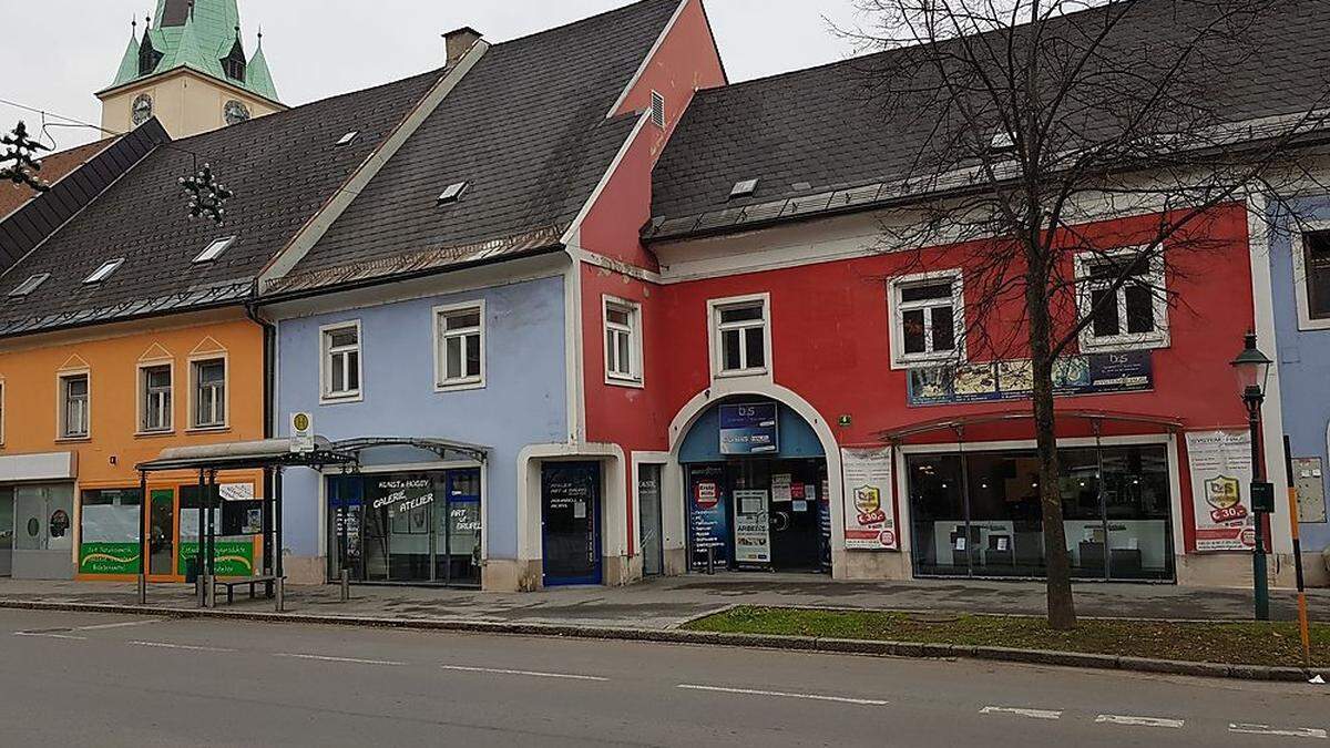 Das Ensemble mit dem Maurerhaus am Voitsberger Hauptplatz (links im Bild) wird im Frühjahr abgerissen und erneuert