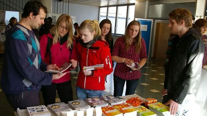 Bei der Osttiroler Bildungsmesse im Bundes(real)gymansium Lienz können sich Interessierte über den passenden Bildungsweg informieren