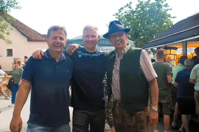 Das Angebot reichte von erlesenen Weinen und Säften sowie ausgezeichneter Jausen, Mehlspeise und Kaffee - und das bei herrlicher Aussicht auf dem Kulm.