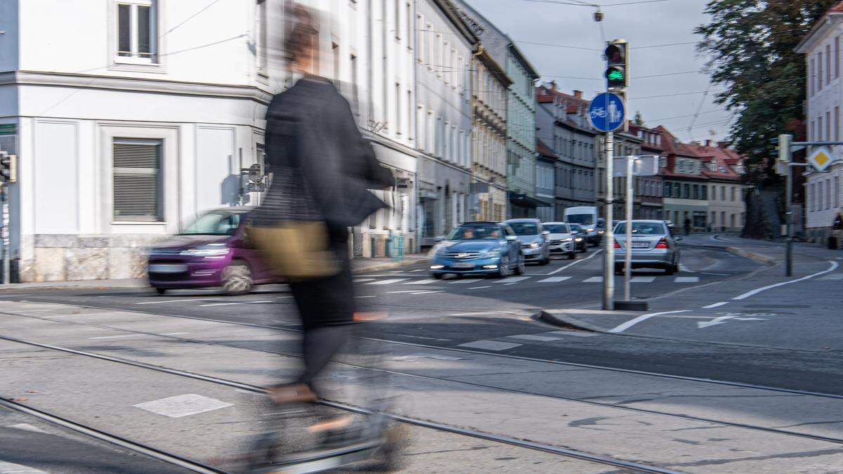 Pkw-Lenker und Radler stellen mit je rund 32 Prozent den größten Anteil an Unfallteilnehmern