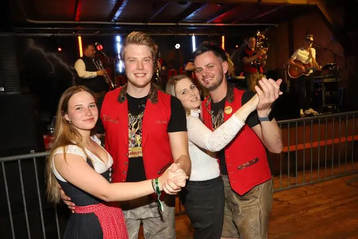 Auch die Musiker von „Die jungen Wernberger“ tanzten auf!