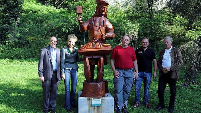 Bürgermeister Ernst Meixner, Kulturmanagerin Evelyne Oswald, Organisator Günther Friedrich und die Künstler Michael Harrer und Franz Pfuisi (von links)