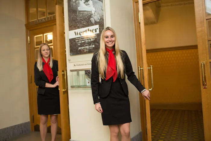 Sie wurden zur Vorstellung von "La Traviata" eingeladen.