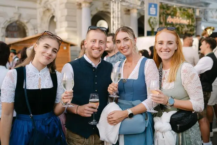Klicken Sie sich durch die Fotos ...