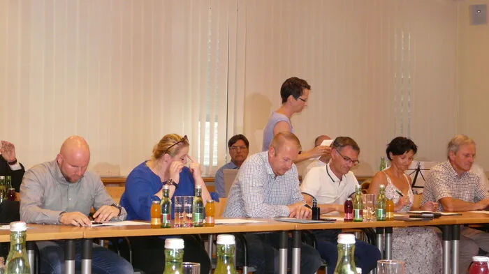 In geheimer Wahl fand die Neuwahl in Voitsberg statt: Mit 15.8 Stimmen wurde Bernd Osprian zum Bürgermeister gewählt und von Bezirkshauptmann Hannes Peißl angelobt.