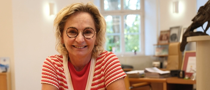 Elisabeth Blanik, Bürgermeisterin von Lienz, an ihrem Schreibtisch in der Lieburg