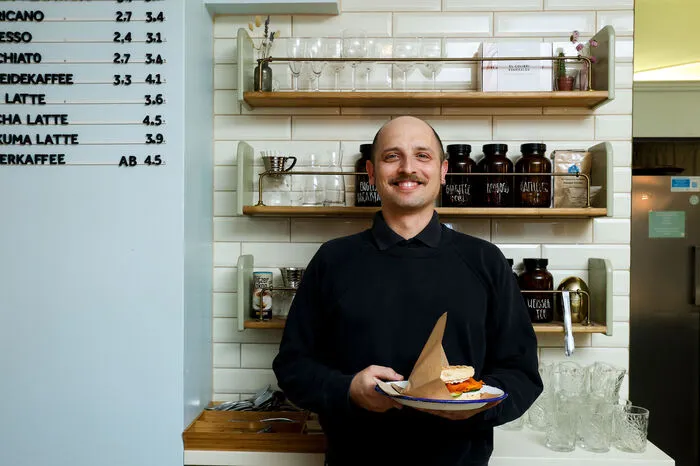 Das Schwestenlokal des Ginko ist das Greenhouse in der Altstadtpassage – ein Café mit großem Kuchenangebot, aber auch Bagels, Bowls und mehr