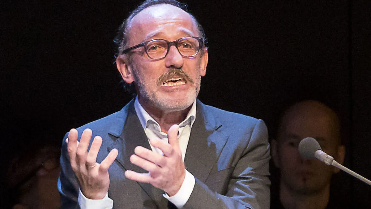 Karl Markovics in politischer Reden-Rage