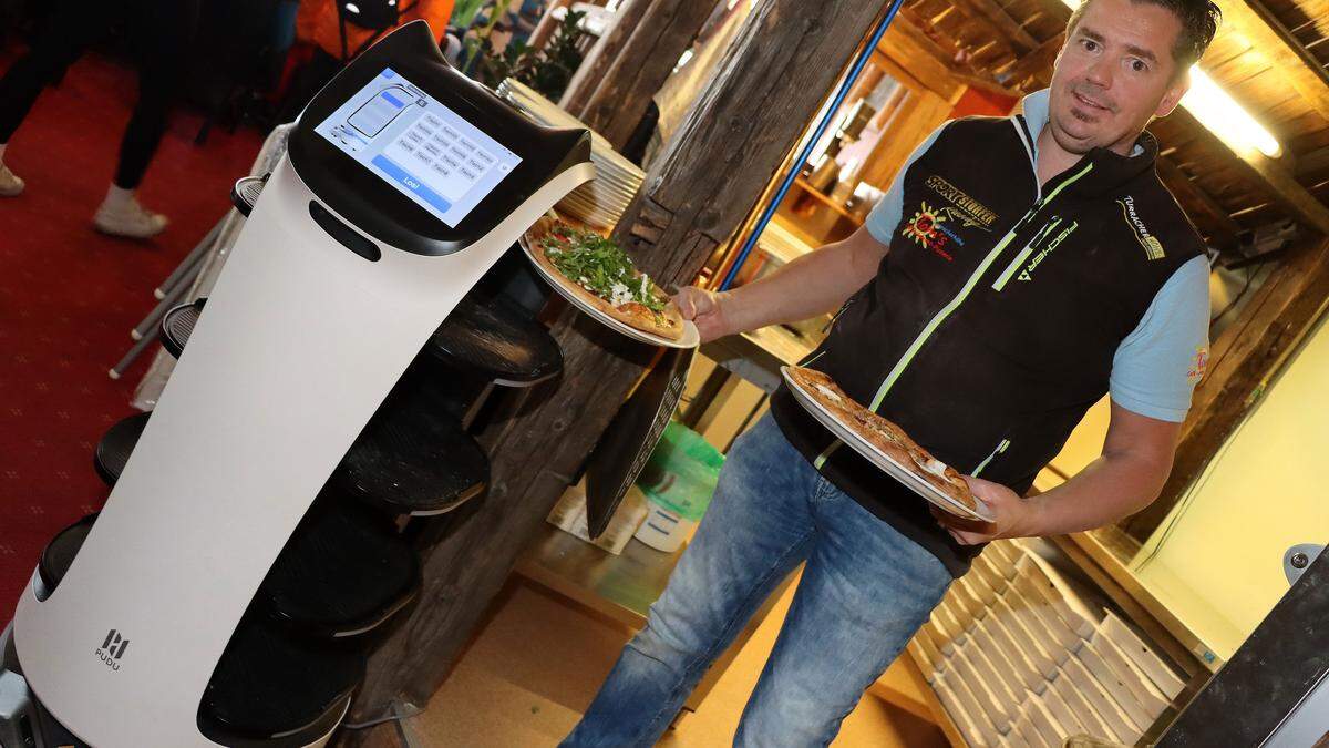 Thomas Geyer setzt in seinem Restaurant auf einen Servierroboter