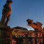 Als Zeichen gegen die Gewalt an Frauen wird der Lindwurm 16 Tage  lang orange beleuchtet.