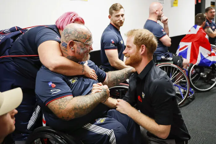 Die britischen Royals mischten sich am Samstag unter die Zuschauer und ihre Fans in den Rängen und sahen sich das Rollstuhl-Basketballfinale zwischen den USA und den Niederlanden an.