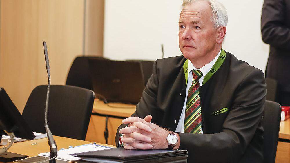 Ein Ex-Mitarbeiter Gerhard Dörflers ist im Viser der Justiz 