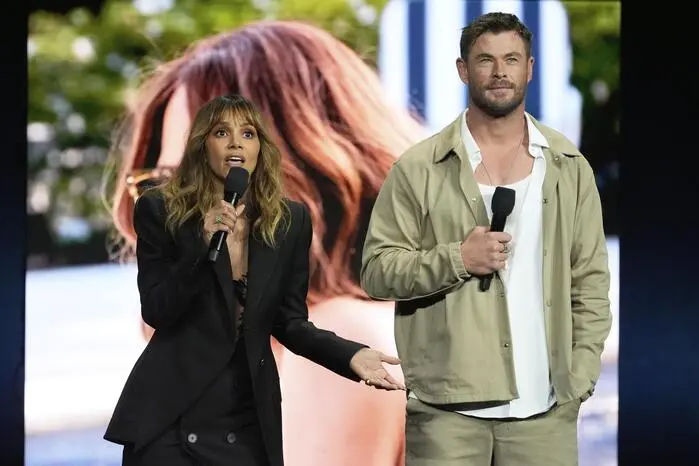 Chris Hemsworth und Halle Berry bewarben ihren Heist-Movie „Crime 101“.