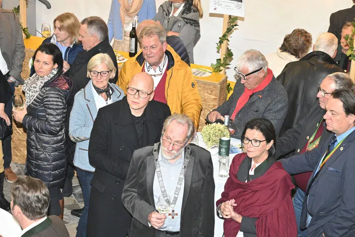 Die Gäste beim Wein-Junkerfest kamen aus der ganzen Region.