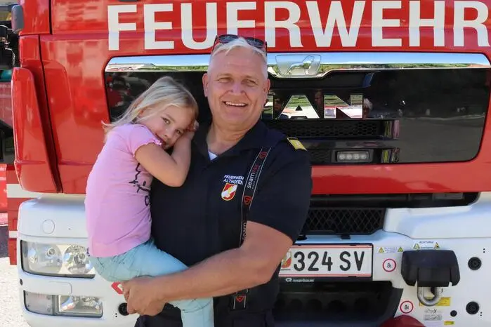 Übrigens: Ein Video vom Althofener Feuerwehrfest gibt es auf Facebook Kleine Zeitung St. Veit/Feldkirchen zu sehen. Klicken Sie sich durch die Fotogalerie! 