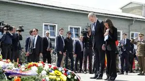 Der spanische König Felipe VI. und Königin Letizia, bei der Kranzniederlegung im Rahmen der Befreiungsfeier in der KZ-Gedenkstätte Mauthausen am Sonntag, 11. Mai 2025 in Mauthausen