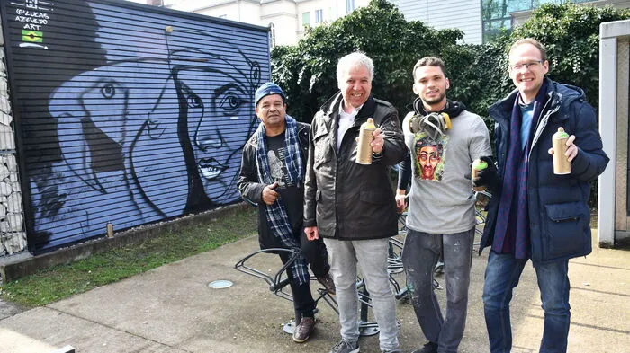 Fabio Di Ojuara, Stadtrat Franz Eder, Lucas Azevedo und Reinhard Schell.