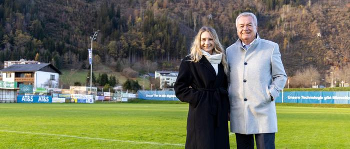 Simone Rendl traf SPÖ-Spitzenkandidat Anton Lang am Fußballplatz des SV Hinterberg in Leoben