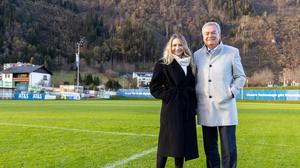 Simone Rendl traf SPÖ-Spitzenkandidat Anton Lang am Fußballplatz des SV Hinterberg in Leoben