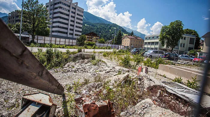 Ob das Kaufhaus Lienz gebaut wird, steht jetzt wieder in den Sternen