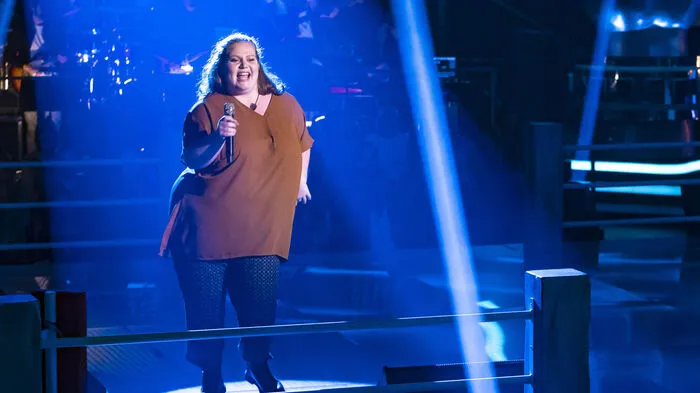 Natalie Behnisch (17) aus Hallein in Salzburg singt im Team Mark gegen Battle-Partnerin Targol Dalirazar am 19. November. Mit dem Song "I Will Survive" von Gloria Gaynor konnte sie in den Blind Auditions überzeugen.