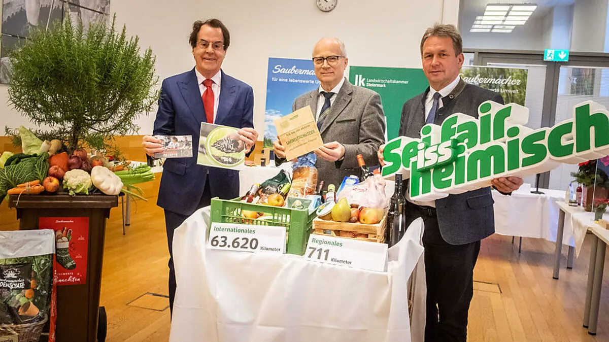 Saubermacher-Chef Hans Roth, LR Johann Seitinger und LK-Präsident Franz Titschenbacher
