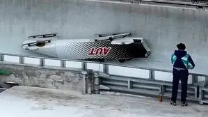 Österreichs Viererbob mit Jakob Mandlbauer, Sebastian Mitterer, Daiyehan Nichols-Bardi und Daniel Bertschler stürzte