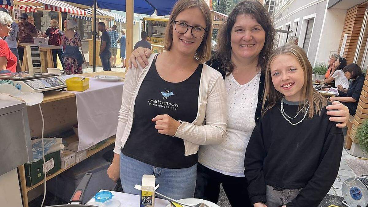 Auch Claudia Mitterschaider, Elisabeth Hohenwarter und Katharina Mitterschaider werden Besucher beim Mölltaler Markttag verwöhnen