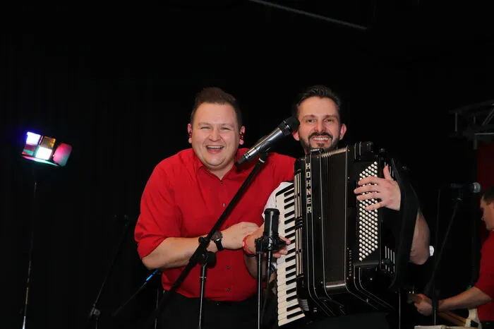 Nach der Eröffnung des Balles wurde zur Musik von "Aufleb'n" getanzt.