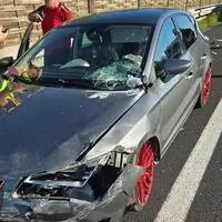 Glück für einen Pkw-Lenker: Nach der Kollision mit einem Lkw wurde nur das Auto in Mitleidenschaft gezogen