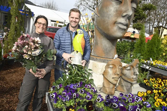 Blütenpracht am Freigelände vom Pflanzenland Winkler in Seeboden: Johanna Unterweger und Karl Winkler