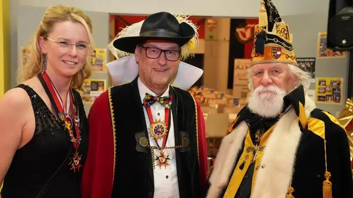 Auch der Landespräsident der Kärntner Faschingsgilden Bruno Arendt war bei der Premiere der Faschingsgilde Spittal rund um Kanzler Peter Schober