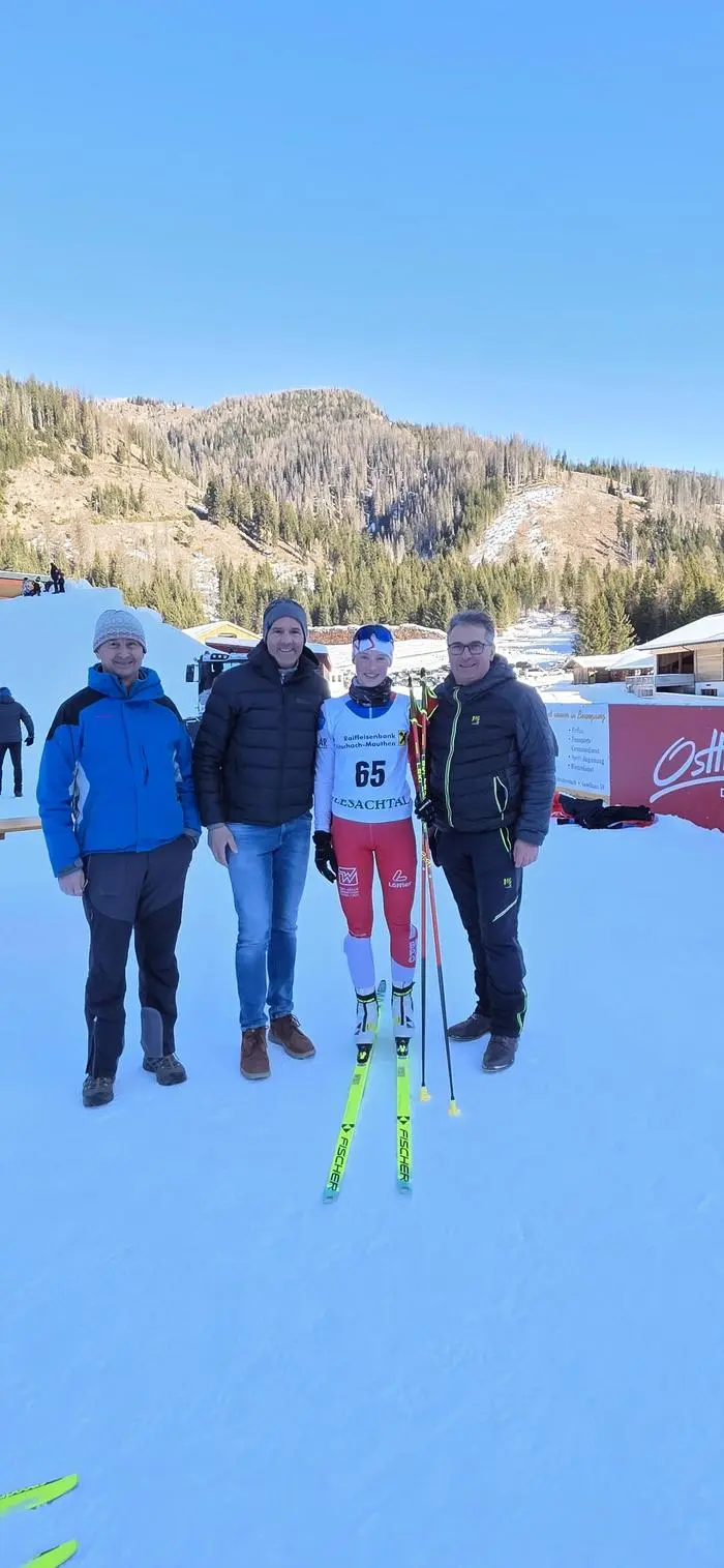 Das Organisationsteam mit der Siegerin der Damenklasse Eva Schmidhofer 