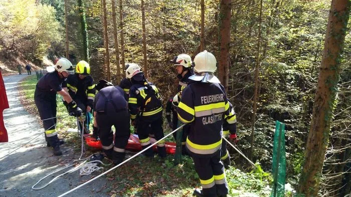 112 Mann mit 36 Fahrzeugen aus dem gesamten Bereichsfeuerwehrverband Deutschlandsberg übten kürzlich den Katastropheneinsatz.