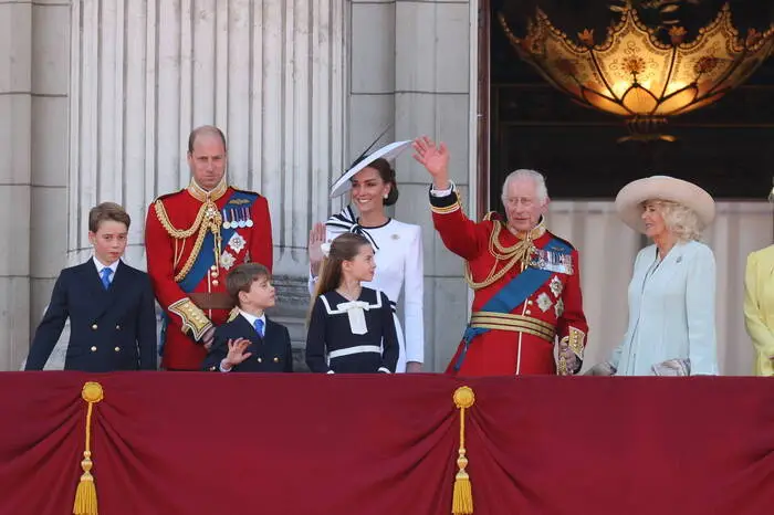 Natürlich auch mit König Charles III und Königin Camilla
