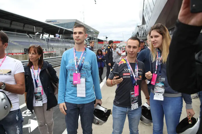 Für zwei Stunden öffneten sich die Tore der Pit Lane, der Boxengasse.