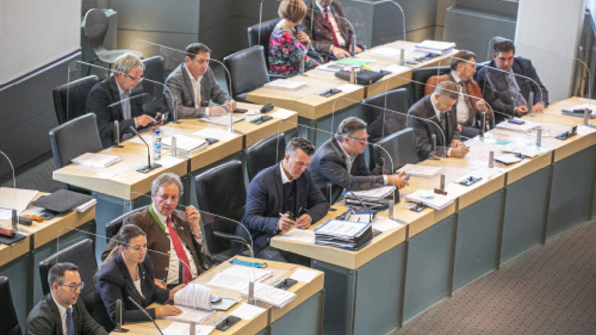 Unter den 36 Landtagsabgeordneten gibt es acht Frauen. Je eine ist es in den ÖVP- wie FPÖ-Reihen