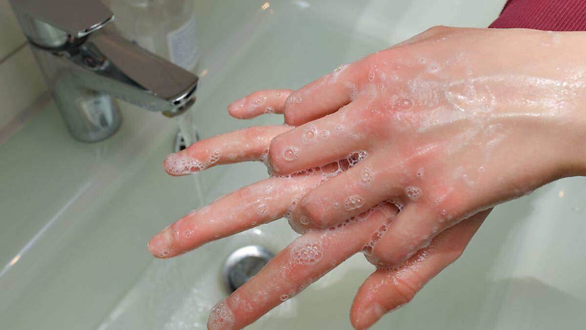 Zum Welt-Händewaschtag fordern Experten einheitliche Hygienestandards.