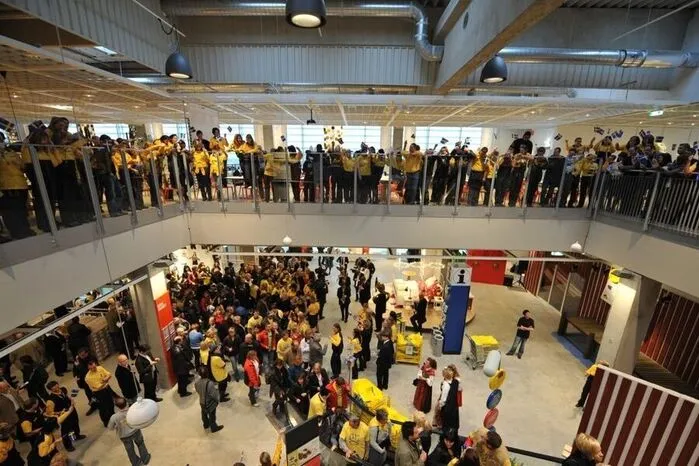 Ansturm am Eröffnungstag des Ikea Klagenfurt am 6. November 2008