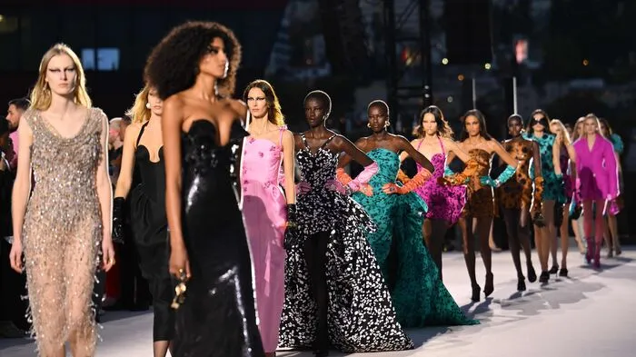 Kurz vor den Oscars sorgte Donatella Versace mit der Präsentation ihrer neuesten Herbst/Winter-Kollektion im Pacific Design Center in West Hollywood nicht nur für ein echtes Fashion-Highlight...