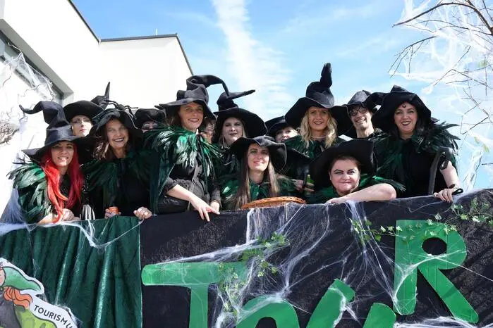 Die Bewertung der verschiedenen Wägen durch die Jury war nicht einfach - denn mit den „Tourismus-Hexen“ des TVB Murtal, den „süßen Früchtchen“ des LKH Judenburg, den „Airbauern“ und vielen anderen gab es starke Konkurrenz.