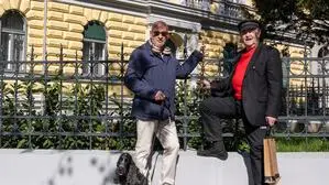 Spaziergang mit Lilly in der Parkstraße: Christian Weniger, Karl A. Kubinzky und Hündchen Lilly