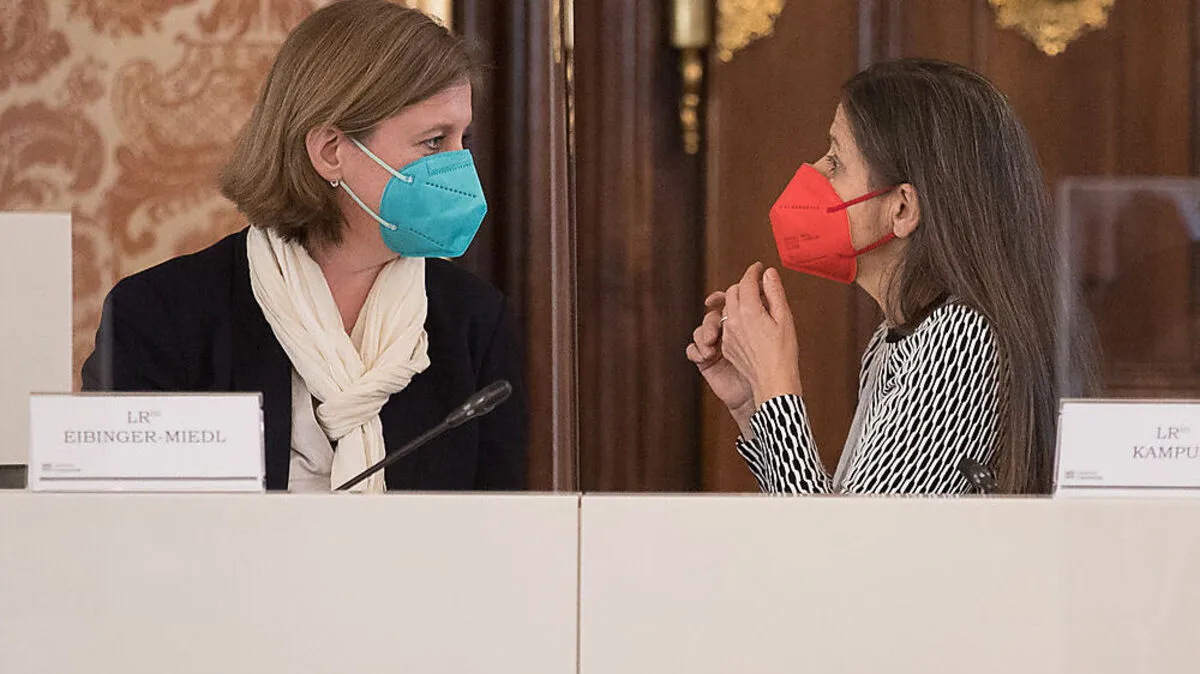 Barbara Eibinger-Miedl und Doris Kampus