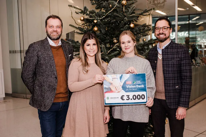 Das Traditionsunternehmen Kellner und Kunz machte heuer wie im Vorjahr keine Geschenke an die Kunden, sondern spendete den Betrag von 3000 Euro an "Steirer helfen Steirern". Den Scheck überreichten Klaus Heinrich, Sabrina Friedl und Kurt Gypser an Carina Tacer