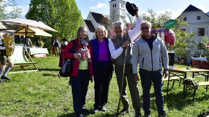 Die Steirische Roas, eine bunte Welt der Volkskultur vereint Musikant:innen, Volkstänzer:innen, Mundartdichtung und Kunsthandwerk im Rahmen einer gemütlichen Wanderung
