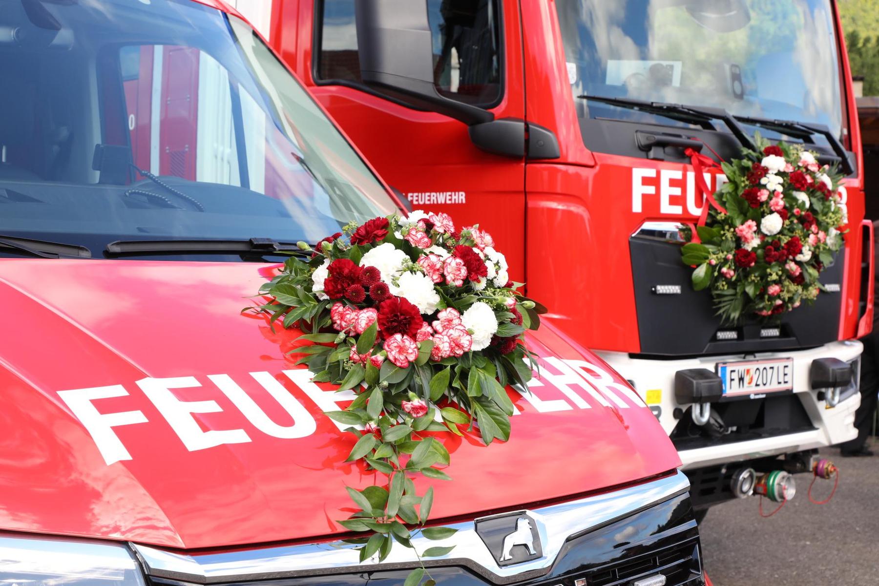 Neue Fahrzeuge: Neue Fahrzeuge für die FF Leoben-Göss feierlich übergeben