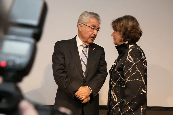 Sie beiden hielten flammende und ehrliche Laudationen auf den ersten Träger des Fritz-Csoklich-Demokratiepreises: Altbundespräsident Heinz Fischer und Salzburgs Festspielpräsidentin Helga Rabl-Stadler
