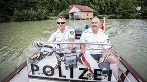 Die Bootsführer Wolfgang Durchschlag und Gerald Grebenjak