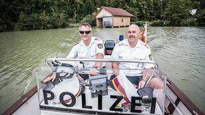 Die Bootsführer Wolfgang Durchschlag und Gerald Grebenjak